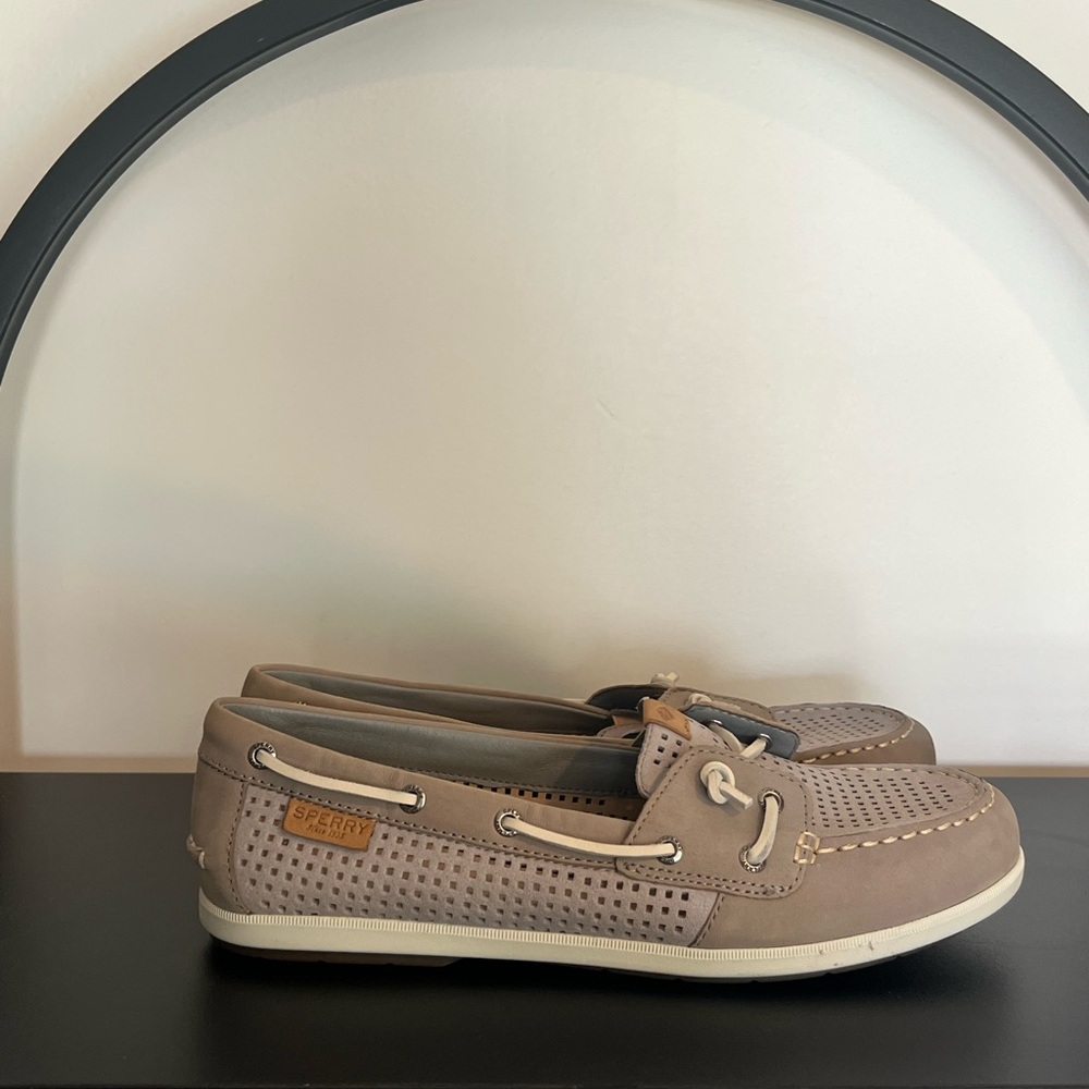 Women’s Sperry Tan Boat shoes